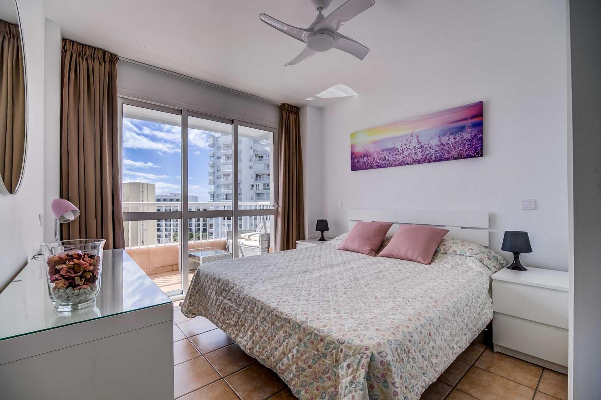 בנאלמדנה Puerto Marina, Apartamento Frente Al Mar מראה חיצוני תמונה